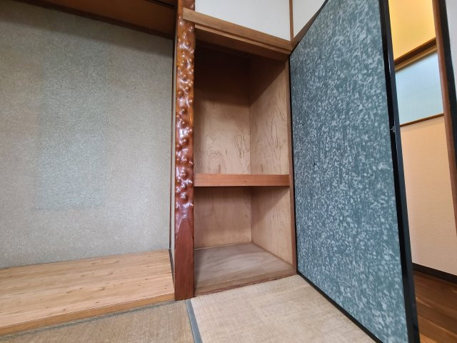 弓渡貸家の収納