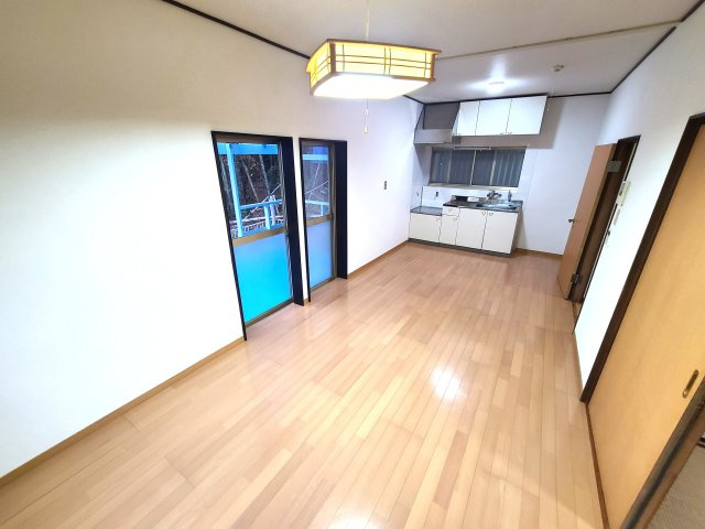 弓渡貸家の居間・リビング