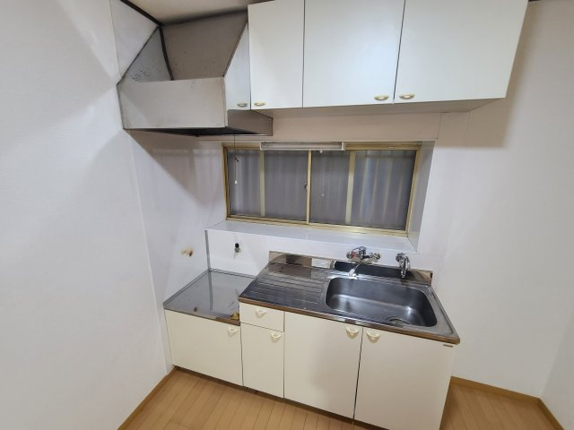 弓渡貸家のキッチン