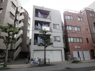 【外観】 | ハイツ隆　鉄骨造の外観タイル張りマンション！日暮里中央通り沿い！ワンフロア２世帯！