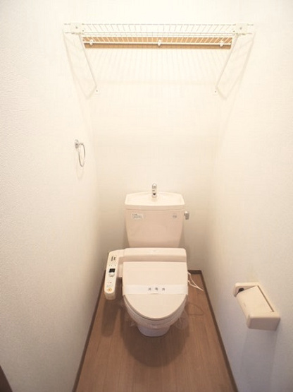【トイレ】 | レジデンス・ノヴァＥ | 温水洗浄暖房便座機能付のトイレです。