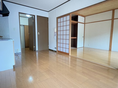 【居間・リビング】 | コーポスタートⅢ | ダイニングキッチン