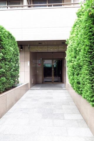 ロイヤルクイーンズパークのエントランス