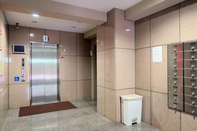 ロイヤルクイーンズパークのエントランス