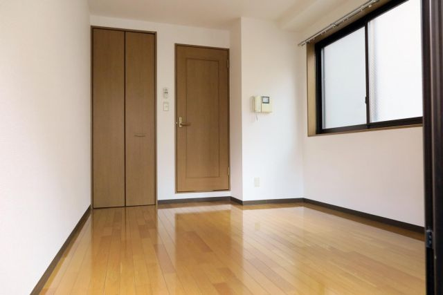 ロイヤルクイーンズパークの居間・リビング