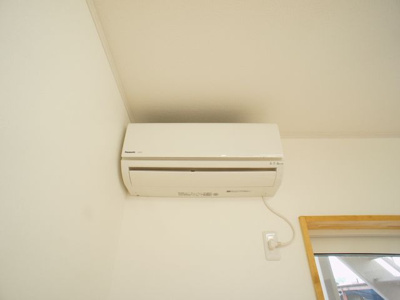 【設備】 | IKコープテナント | 快適に過ごせるエアコンが付いています♪