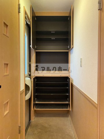 ディアコート91　A棟の玄関