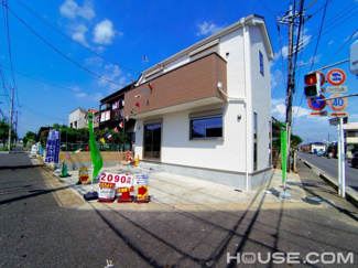 【前面道路含む現地写真】