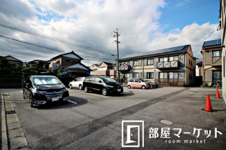 【駐車場】