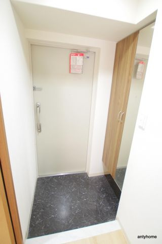 フェニックスコート　仲介手数料無料の玄関