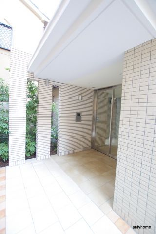 フェニックスコート　仲介手数料無料のエントランス