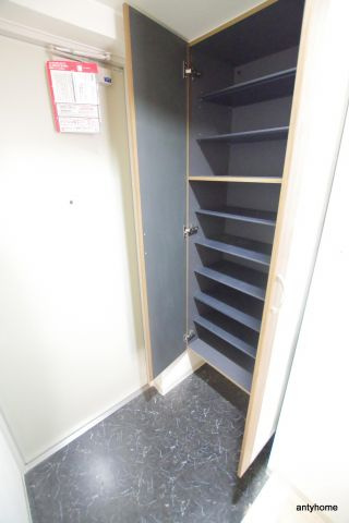 フェニックスコート　仲介手数料無料の玄関