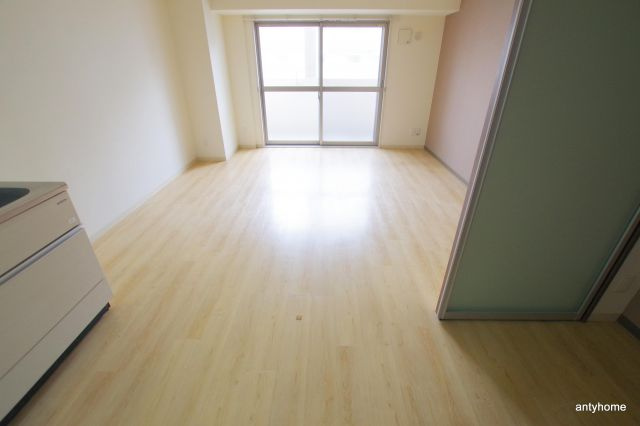 フェニックスコート　仲介手数料無料の居間・リビング