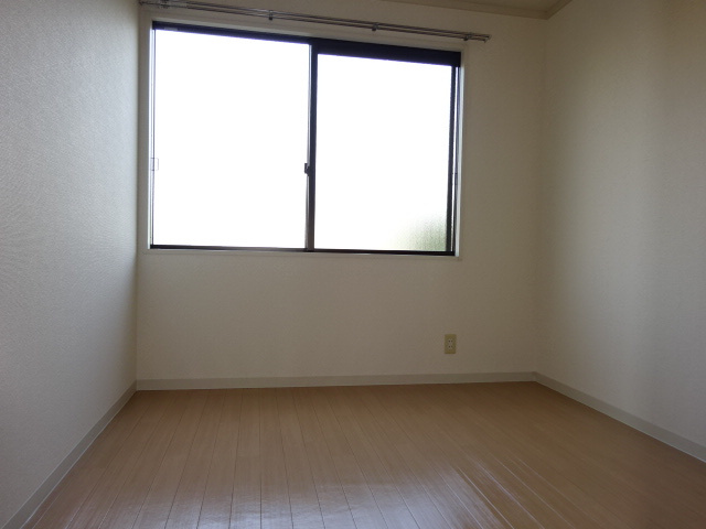 サンライン川入Ｂの洋室