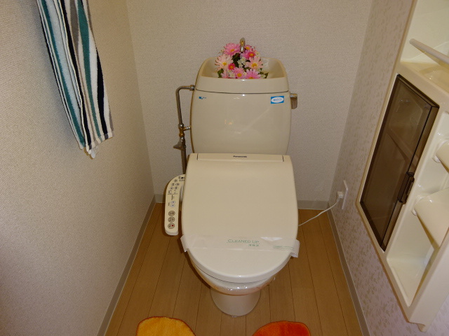 サンライン川入Ｂのトイレ|ウォシュレット
