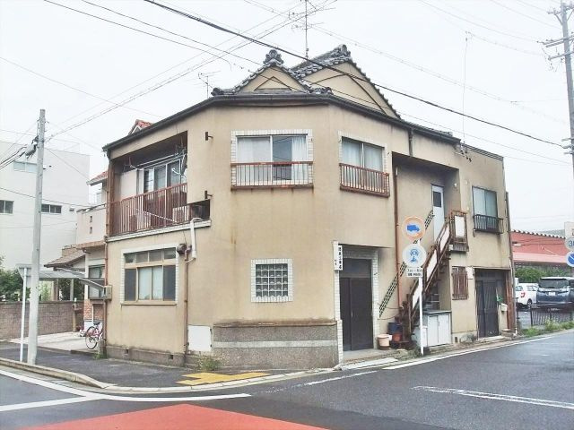 十六町戸建貸家の外観