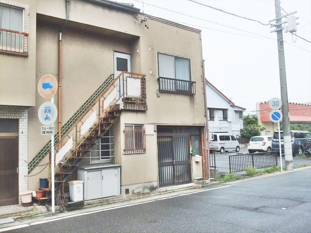 十六町戸建貸家の外観