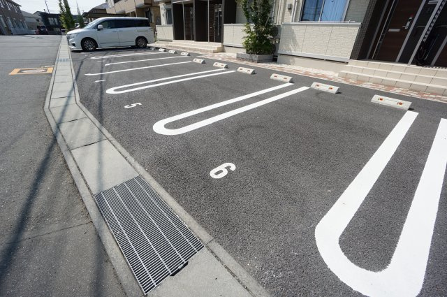 ル・ジャルダンAの駐車場