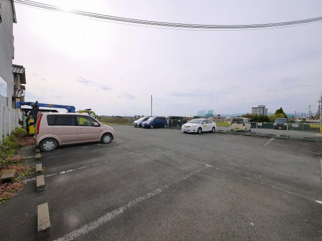 ローズベリー大西の駐車場|駐車場があります