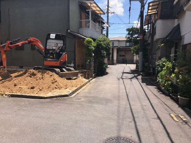 グラッド・タウン灰塚６丁目の前面道路含む現地写真