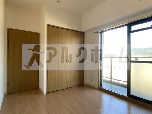 コルティーレ緑ヶ丘の洋室