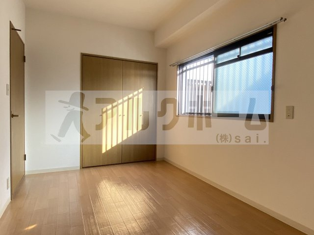 コルティーレ緑ヶ丘の洋室