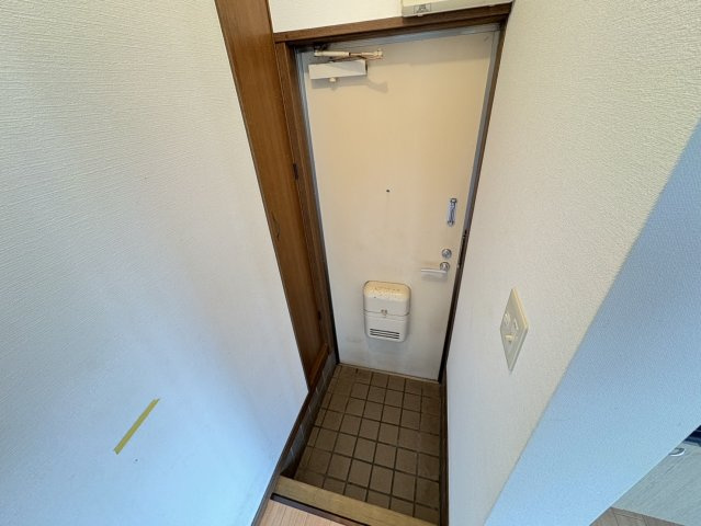 ハイツセイハの玄関