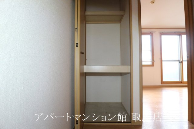 ユニ・ササキの収納