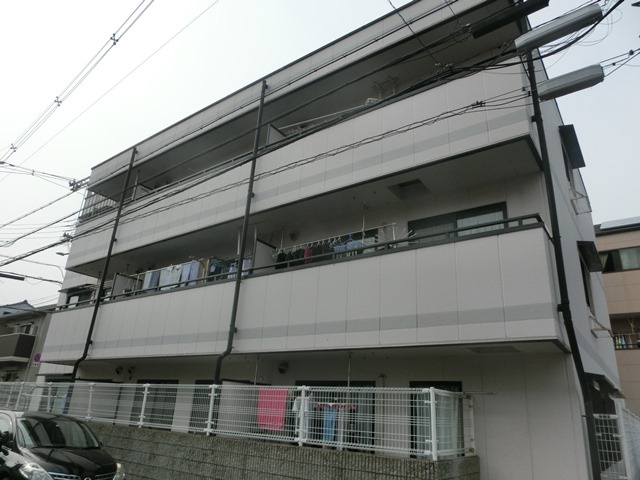 ロイヤルカーサ姫里の外観