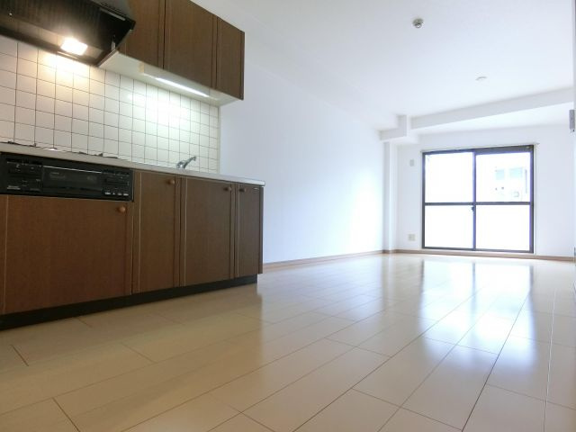 日吉マンションの居間・リビング