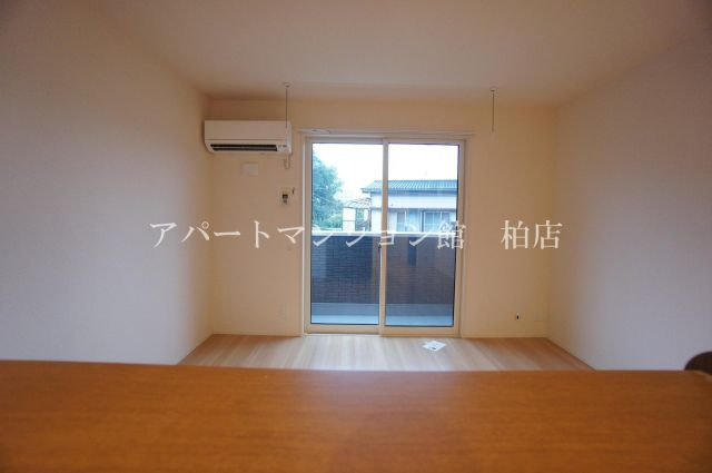 ヴェルデ大島田の居間・リビング