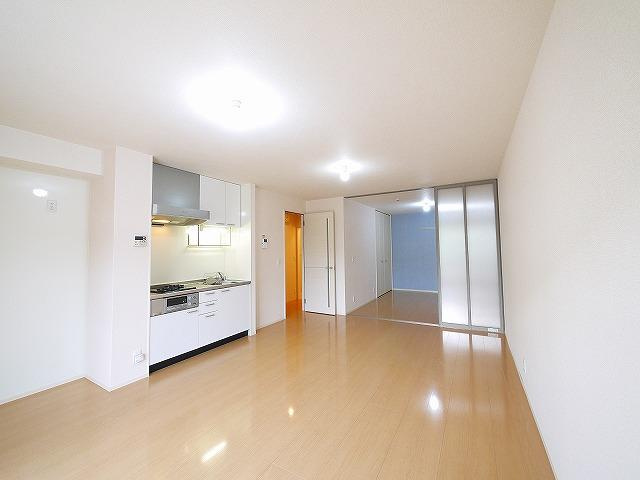 スカイヒルズの居間・リビング|使いやすい居間です