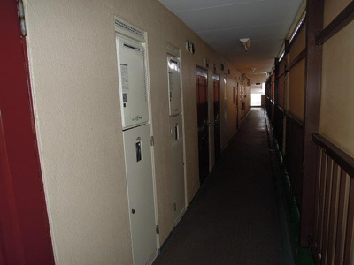 【エントランス】 | 高安一番館 | 落ち着いたエントランスです