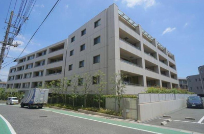 【外観】 | サーパス鷺沼 | 専用庭付のため小さなお子様に快適なお部屋です！