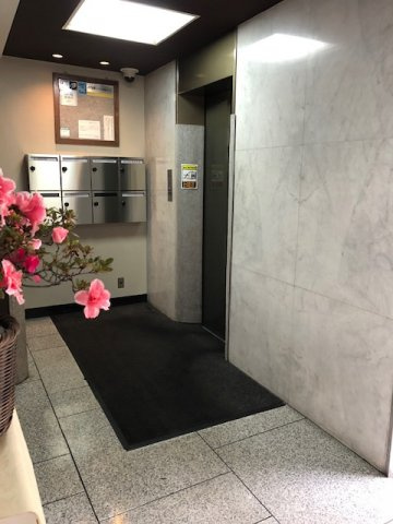 銀座西ビルディングのロビー