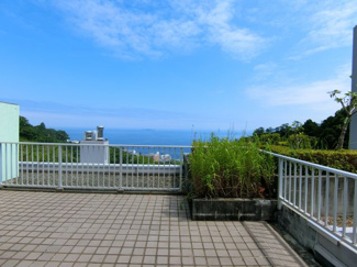 【展望】 | リビングにお洒落な暖炉も完備！明るく開放感たっぷりのお部屋です♪