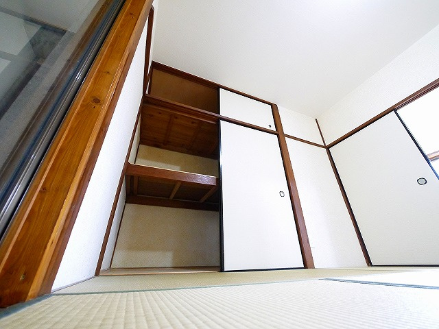 六条七番住宅の収納|押入れです
