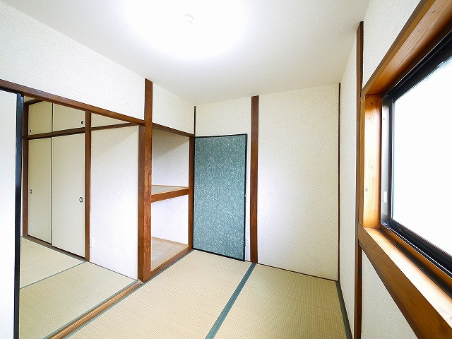 六条七番住宅の和室|明るい和室です