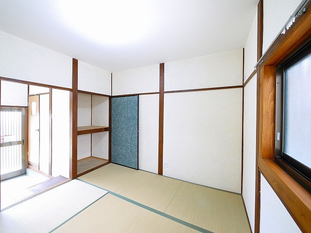 六条七番住宅の和室|明るい和室です