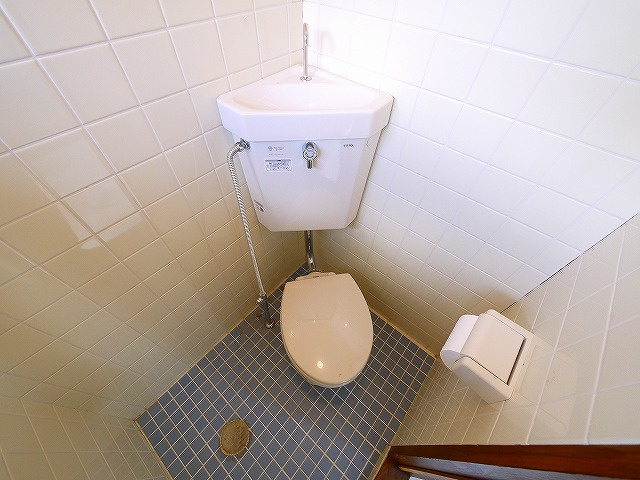 六条七番住宅のトイレ|コンパクトで使いやすいトイレです