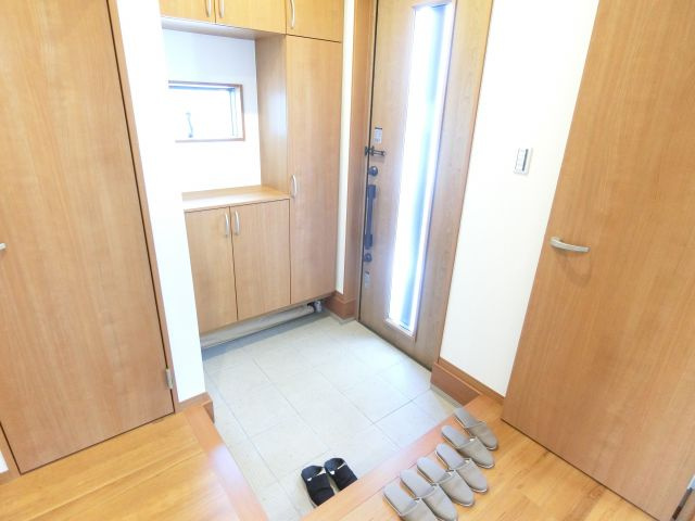 原町戸建の玄関