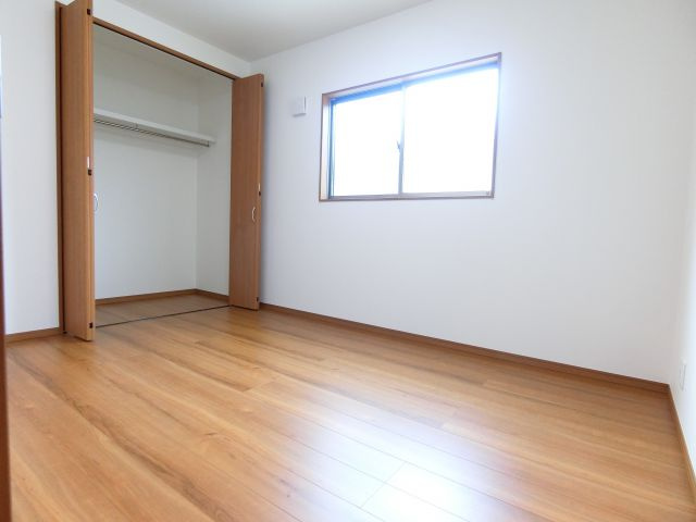 原町戸建の洋室