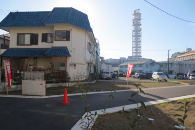 【前面道路含む現地写真】 | MLH藤沢５棟（NO.4）-建築条件無し売地（土地） | 現地完成しました！開発道路も入った綺麗な分譲地です！条件無しの売地のため、ご自宅にはもちろん、容積率も200％あるため、事務所やご商売にも最適です☆