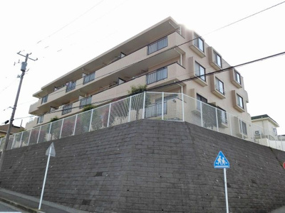 【外観】 | コスモ洋光台 | 1階部分のため階下の心配はございません！戸建感覚を味わえる玄関ポーチ付！
