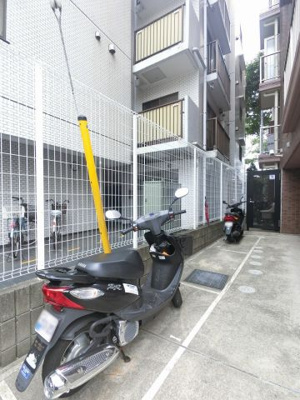 【その他共用部分】 | サンクチュアリ横浜吉野町パークフロント | バイク置き場
