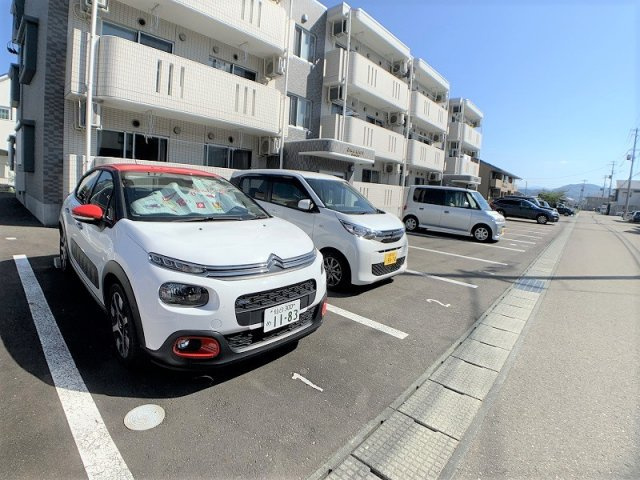 Excel　Court　（エクセルコート）の駐車場