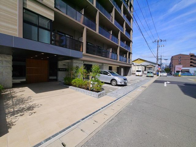 幸court　nara　sanjoのエントランス|ゆとりのあるエントランスです