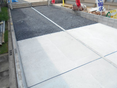 【駐車場】 | 野田市　五木新町　全3棟　2号棟　48坪　らすと２棟。 | 2380から2280から2180万円に価格変更。　駐車2台。庭付き。ひな壇。