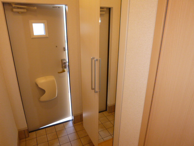 サニーパレスの玄関