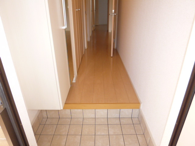 サニーパレスの玄関